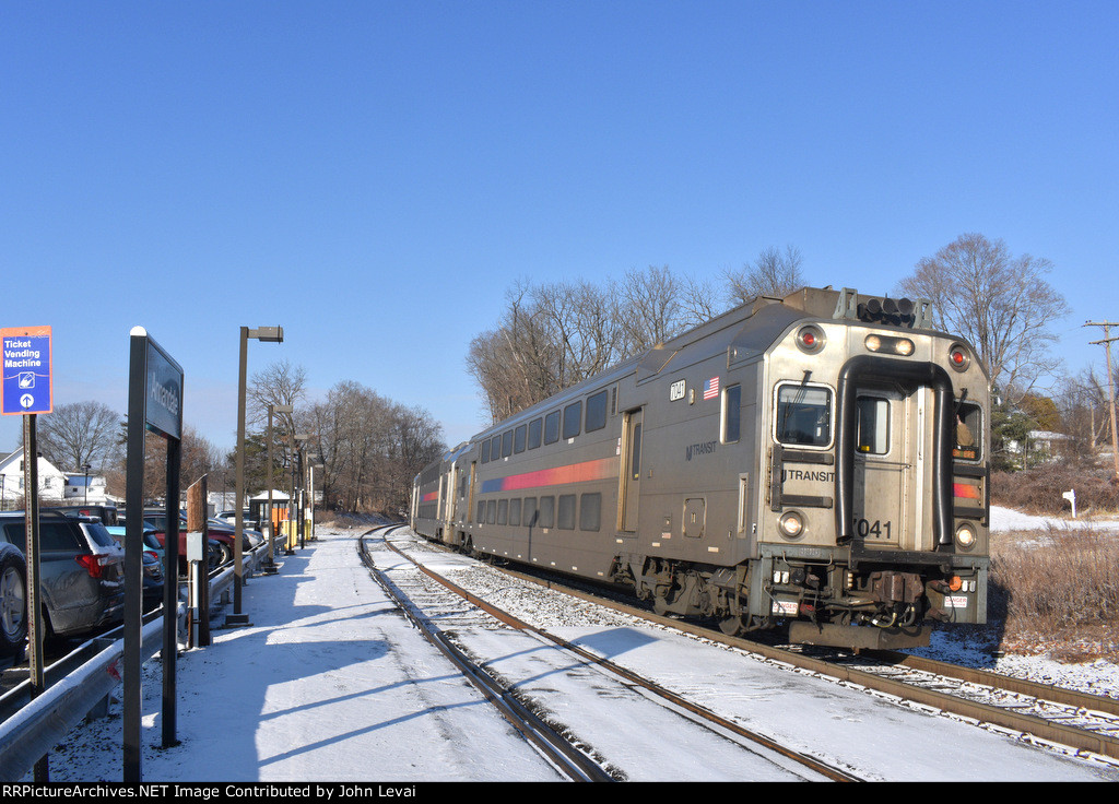 NJT Train # 5170 getting ready to depart Annandale Station with Multilevel Cab Car # 7041 on the point 